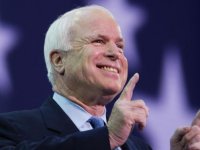 Acciones de McCain suben en mercado electoral electrónico