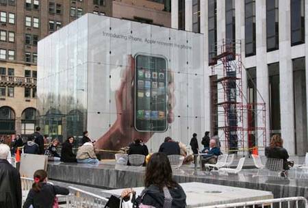 Apple viste su tienda NY con el iPhone