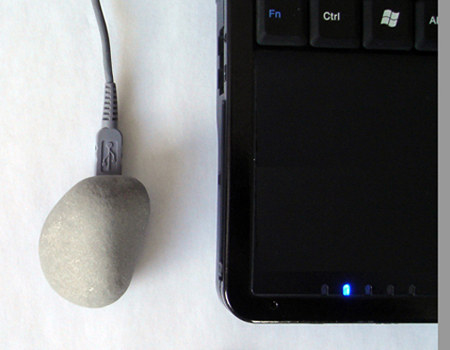 Nueva memoria USB en forma de piedra