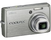 Nikon Coolpix S600, 10 megapixeles, cuerpo extremadamente pequeño y diseño metálico.