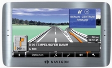 Navigon 8110: Vista Panorámica 3D, Reconocimiento de voz avanzado y identificación clara de la dirección