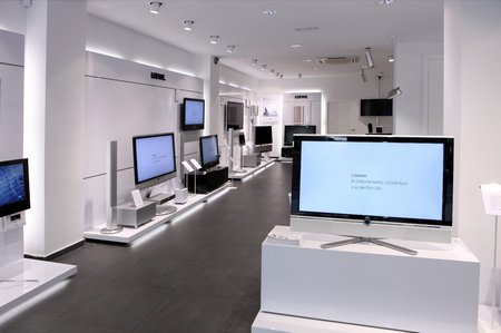 Loewe inaugura su primera Loewe Gallery en Valencia