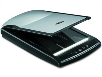 Plustek OpticPro ST640: Un escáner de alto rendimiento para documentos y diapositivas.