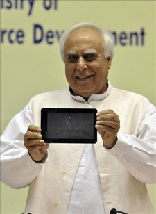 La India presenta el 'tablet' más barato del mundo