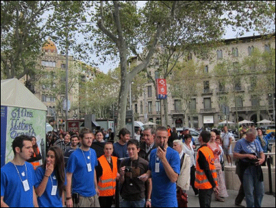 Colas de hasta 3 horas en Barcelona para comprar el iPhone 5