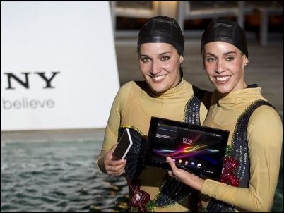 Las olímpicas Andrea Fuentes y Ona Carbonell bailan bajo el agua con los Sony Xperia Z (video)