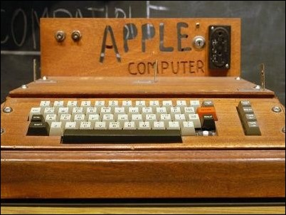 Pagan  668.000 dólares por el primer ordenador Apple de la historia
