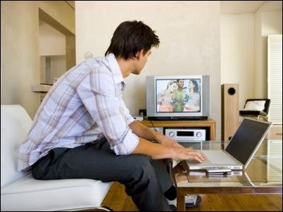 ¿Como conectar tu portátil a la tele y disfrutar de las series a gran pantalla?
