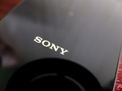 Sony D2403, el Moto E ya tiene competidor