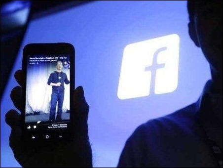 Facebook vuelve a intentarlo: desarrolla móvil con Samsung