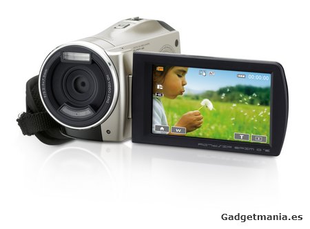 Genius lanza su primera videocámara digital Full HD con pantalla táctil.