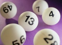 ¿Qué harías si te toca la lotería?.. Más del 50% de los españoles no dejarían su empleo