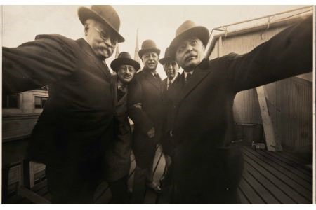 selfie-1920-00