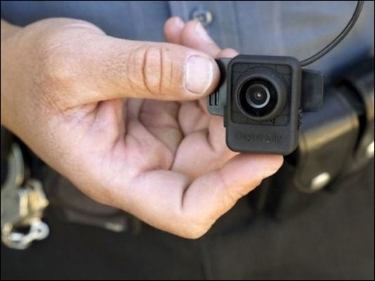 EE.UU. invierte 75 millones en cámaras corporales para policías - Economiza